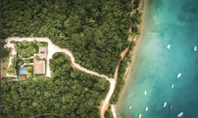 Rovinj – ein abgelegenes Steinhaus 50 Meter vom Strand entfernt!