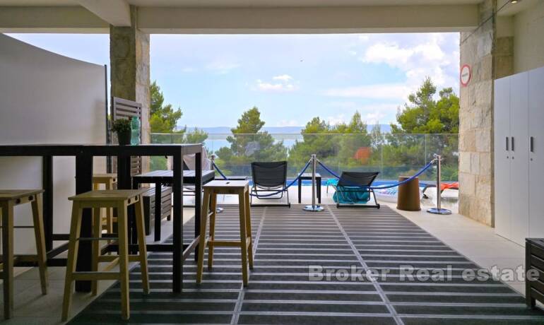 Wohnung in einem luxuriösen Apartmentgebäude mit Meerblick