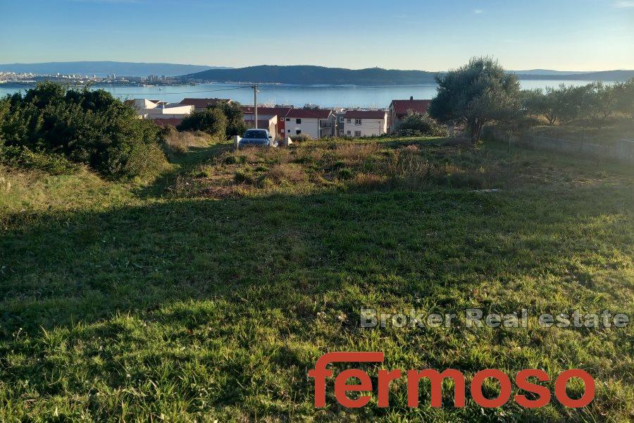 Baugrundstück mit offenem Meerblick