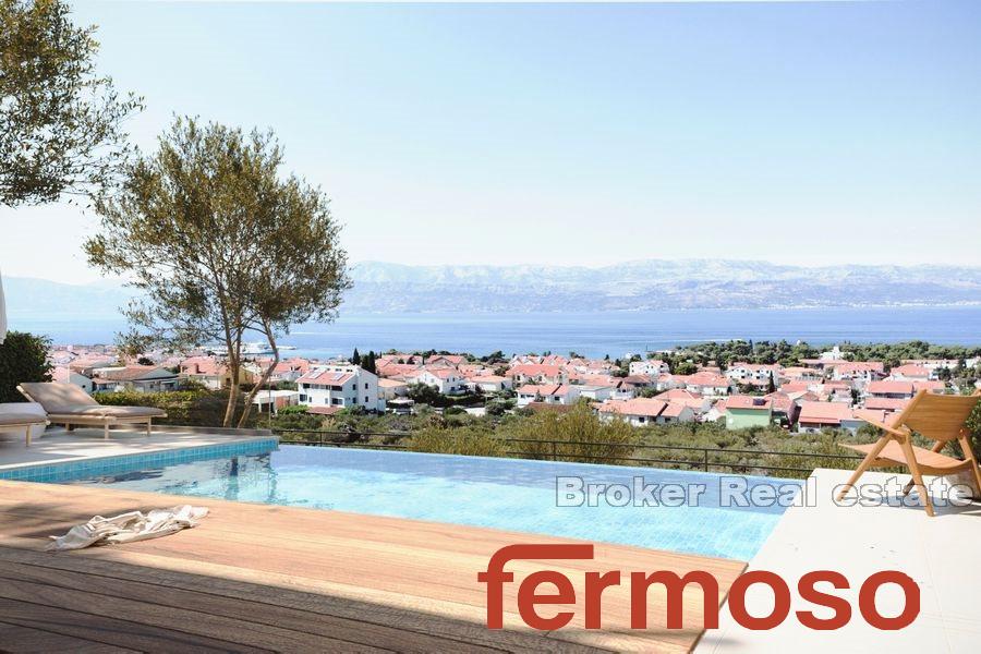 Moderne Villa mit Pool und Meerblick