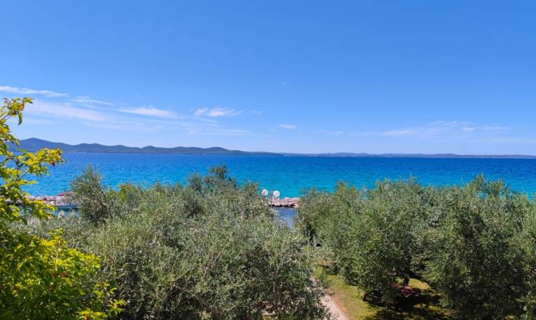 Baugrundstück in erster Meeresreihe