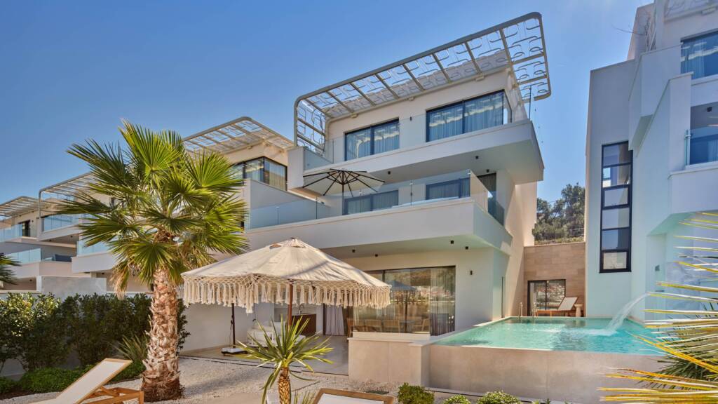 Villen in einem Luxuskomplex, erste Reihe zum Meer