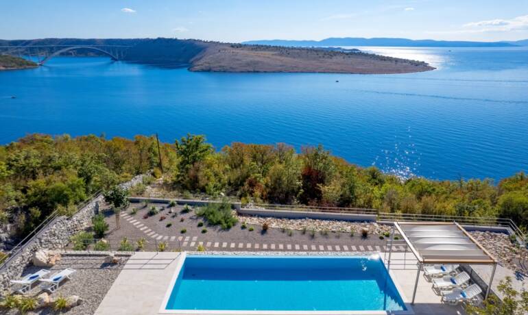 Wunderschöne Villa mit spektakulärem Meerblick